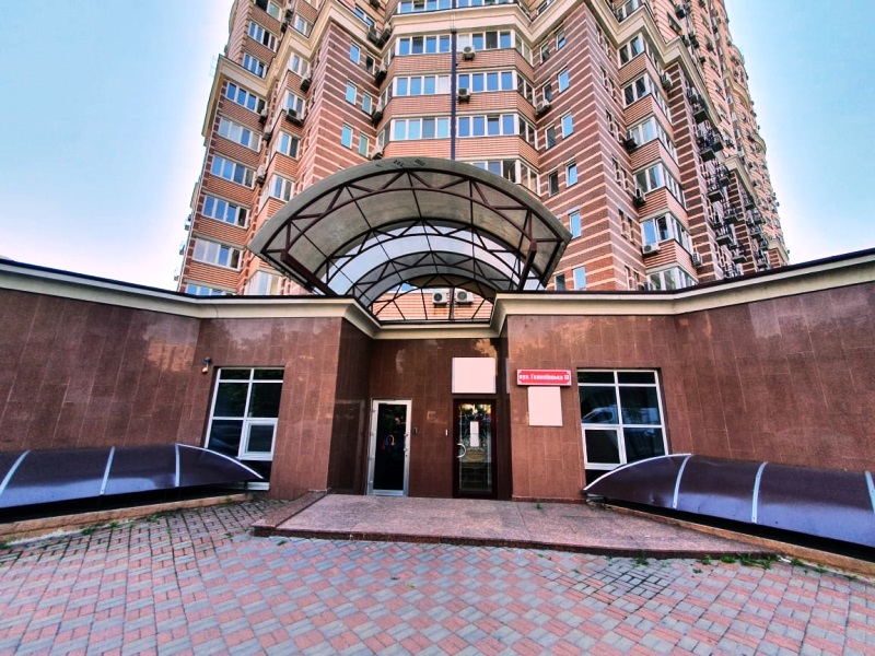 Голосеевская 13, 314м.кв. фасад клиника